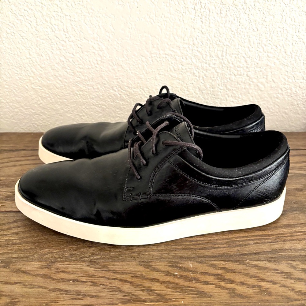 EUC Calvin Klein Men's Smooth leather Business Casual Sneakers Black 10.5
